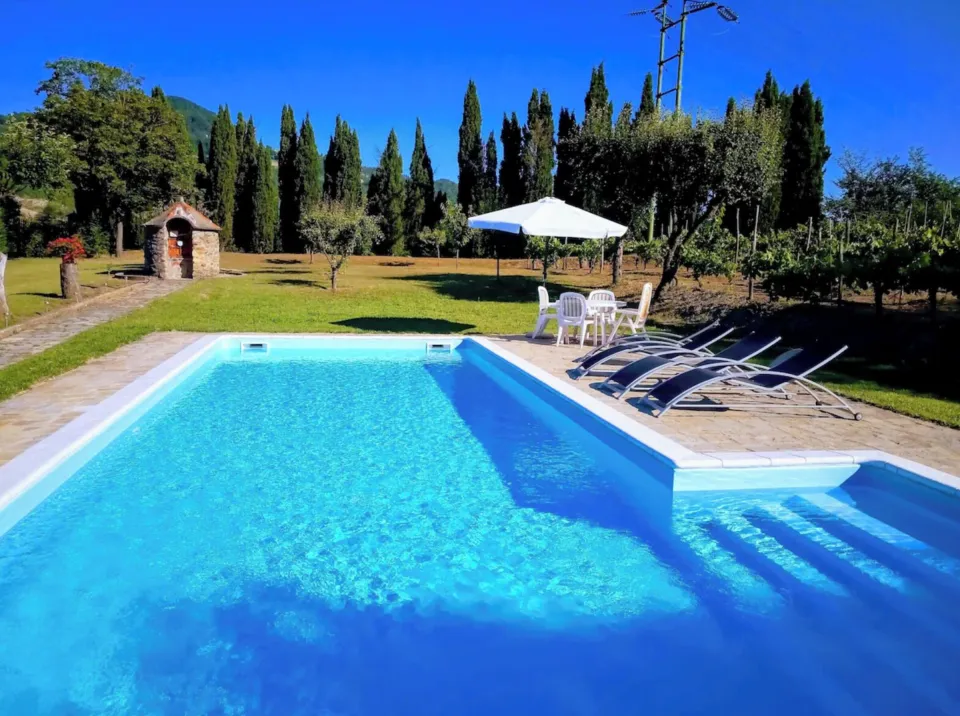Swimming pool with a view over the hills